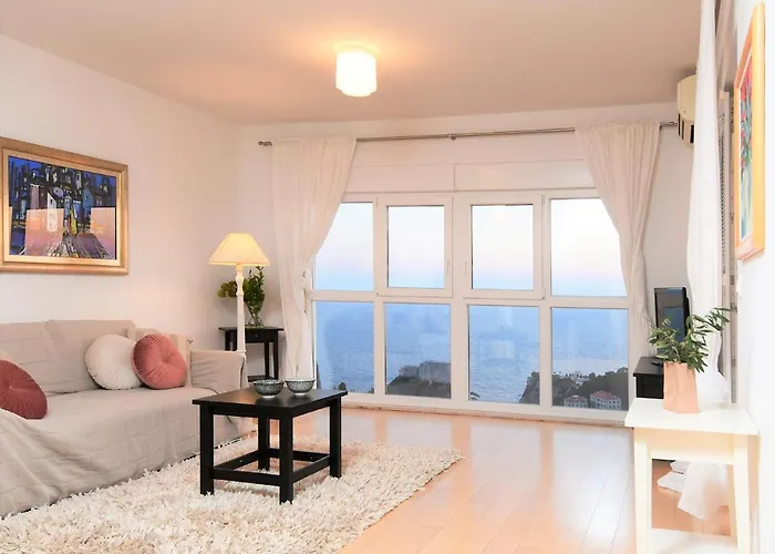 Mariva Deluxe Apartment